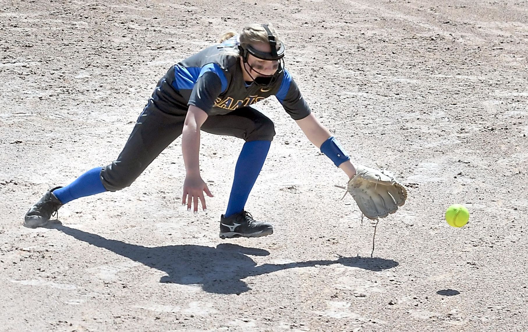Le Sueur-Henderson softball v. Thief River Falls 4